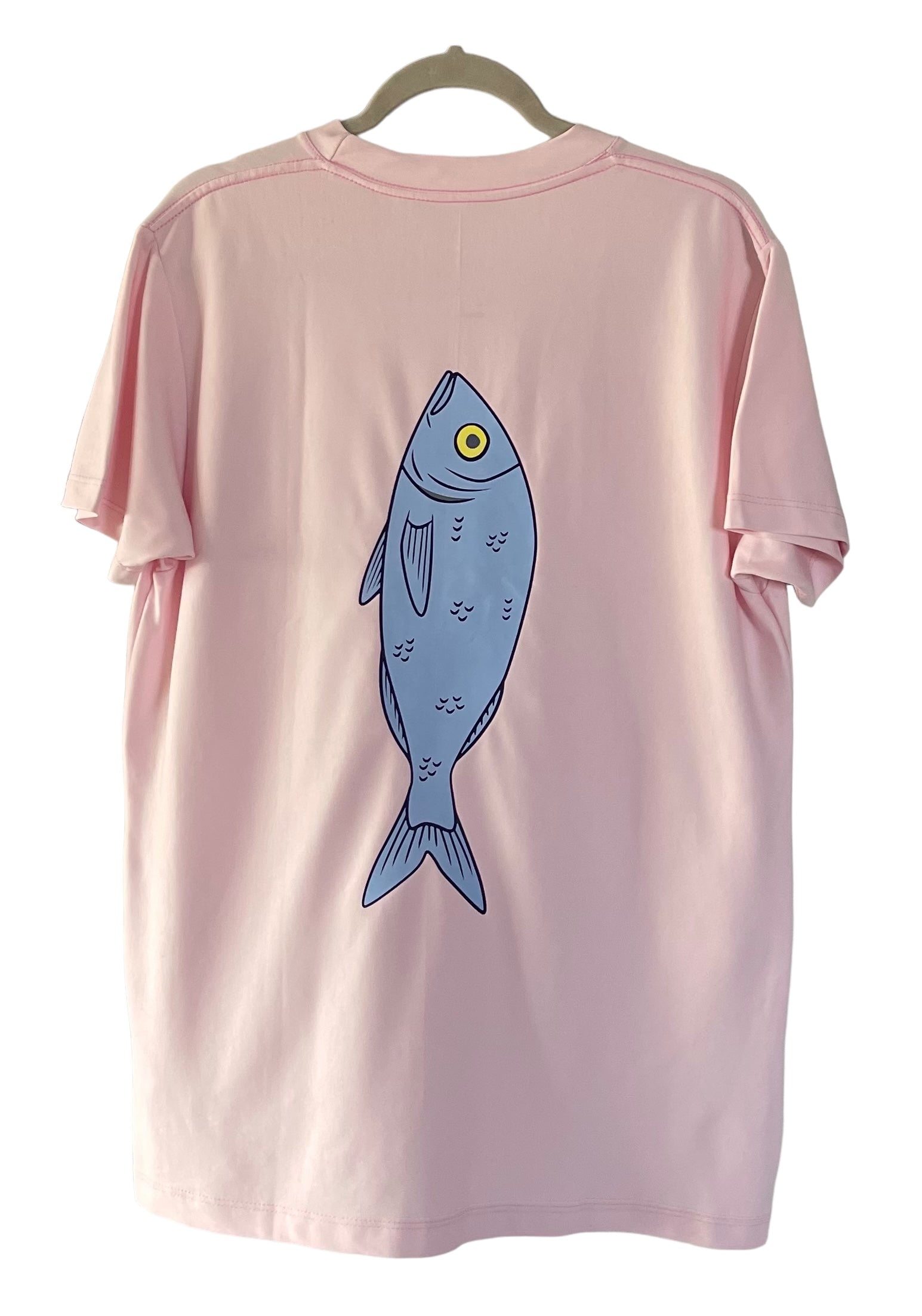 Camiseta unisex clásica en algodon Pima peruano con grafico marino de gran tamaño
Classic unisex t-shirt with stament fish illustration