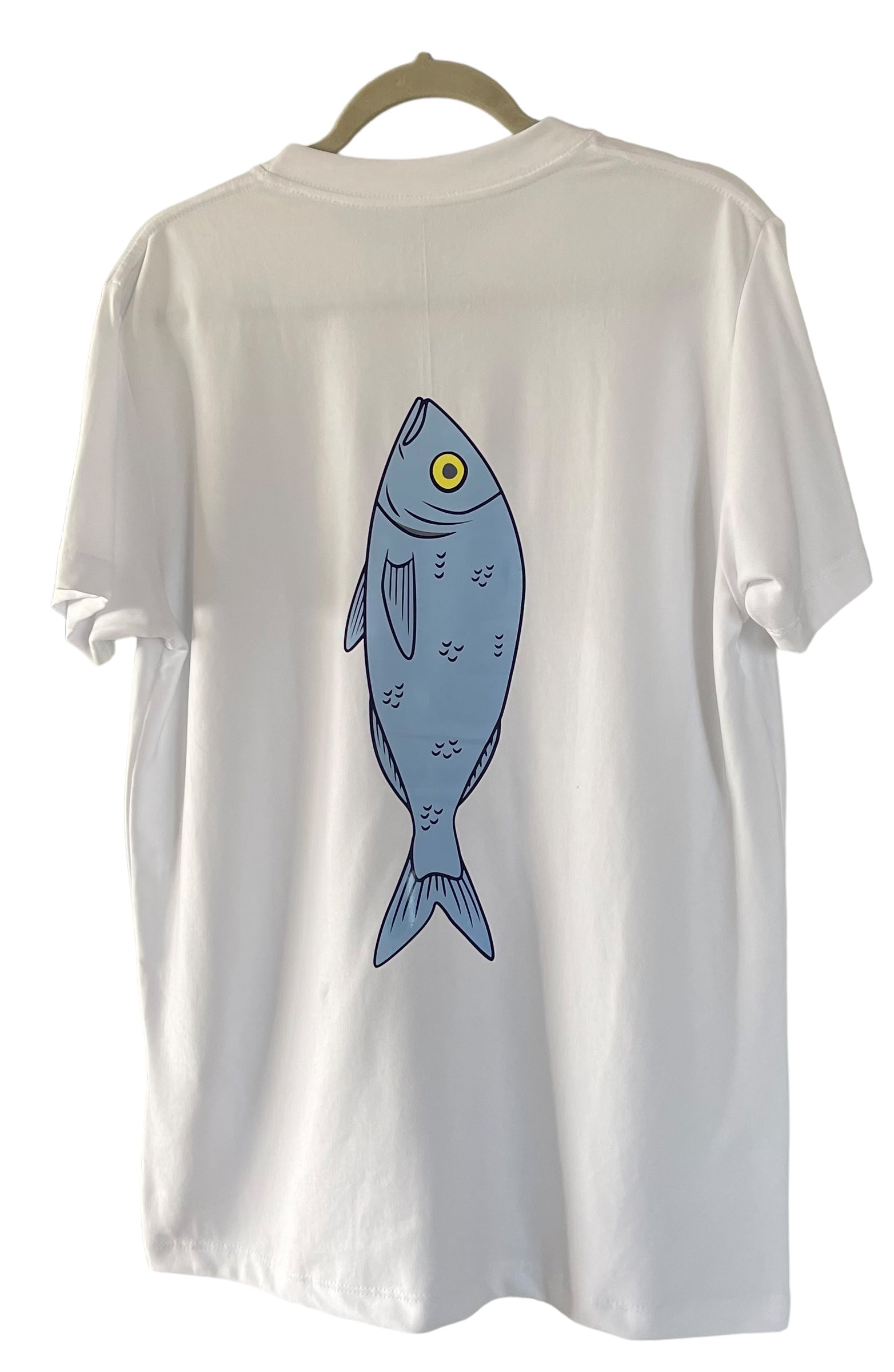 Diseño de pez grande en camiseta basica no genero en algodon Pima 100%
Gendeless premiun Pima cotton t-shirt with statement fish ilustration