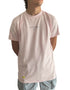 Camiseta unisexnde 100% algodon Pima con gráfico discreto de pez pequeño
Minimalist gender-neutral t-shirt in Pima Cotton with tiny marine-inspired print