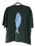 Camiseta oversize crop unisex de algodon Pima 100% con diseño de pez
Oversized crop unisex t-shirt made of 100% Pima cotton with a fish design