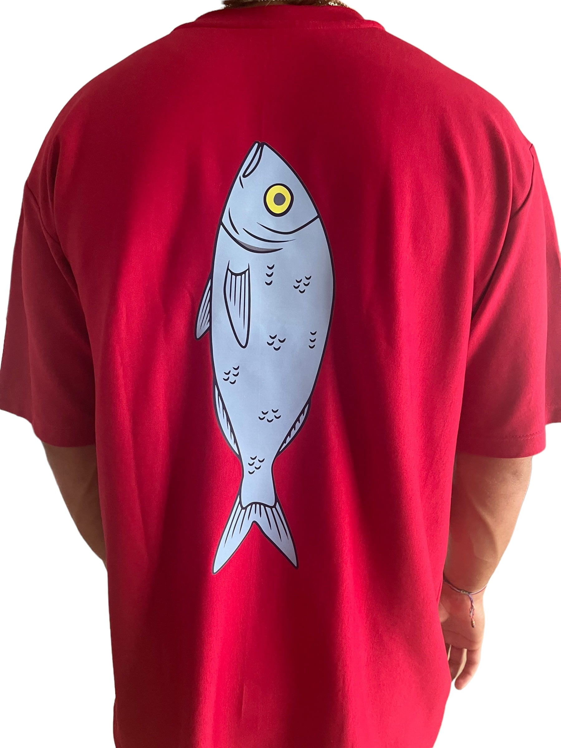 Camiseta basica 100% algodon Pima con diseño de pez grande
Basic 100% Pima cotton t-shirt with large fish design
