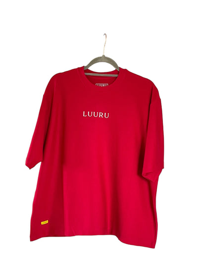 Camiseta oversize crop unisex de algodon Pima 100%
Oversized crop unisex t-shirt made of 100% Pima cotton
