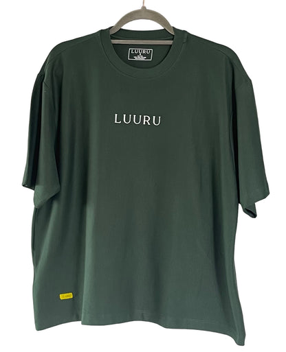 Camiseta oversize crop unisex de algodon Pima 100%
Oversized crop unisex t-shirt made of 100% Pima cotton