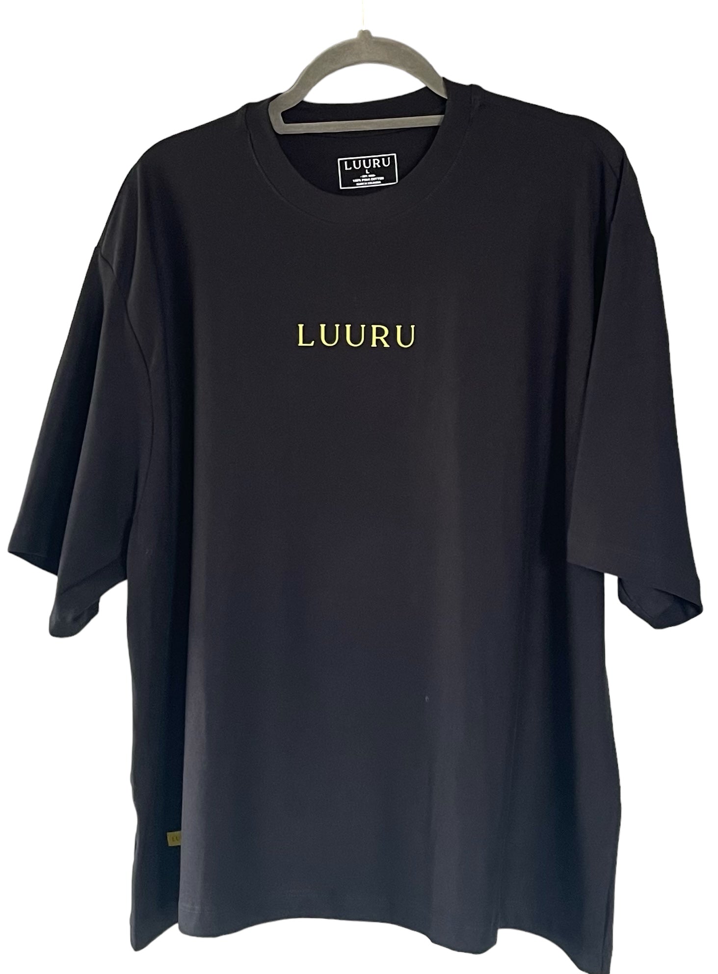 Camiseta oversize crop unisex de algodon Pima 100%
Oversized crop unisex t-shirt made of 100% Pima cotton